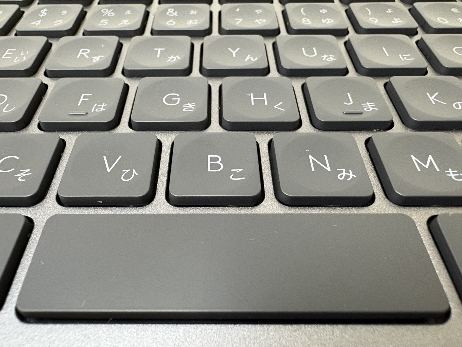 ロジクール MX KEYS S のキーの深さとロープロファイル形状