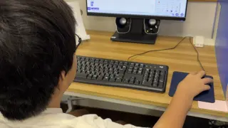 プログラミングコンテストへ向け応募作品を最終調整中